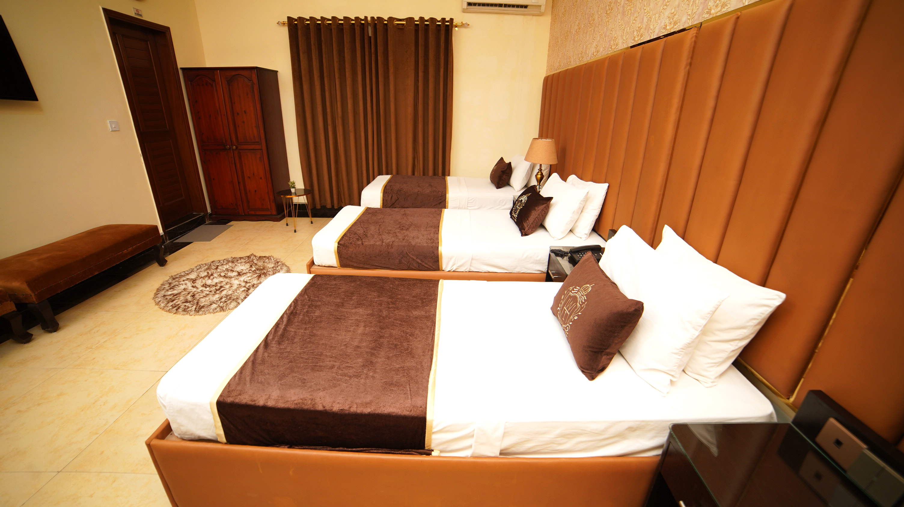 Executive Triplet Room 3